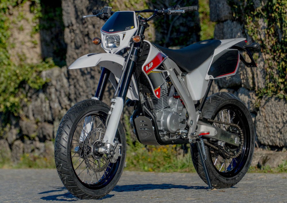 AJP PR3 240 Supermoto (2017 - 18)