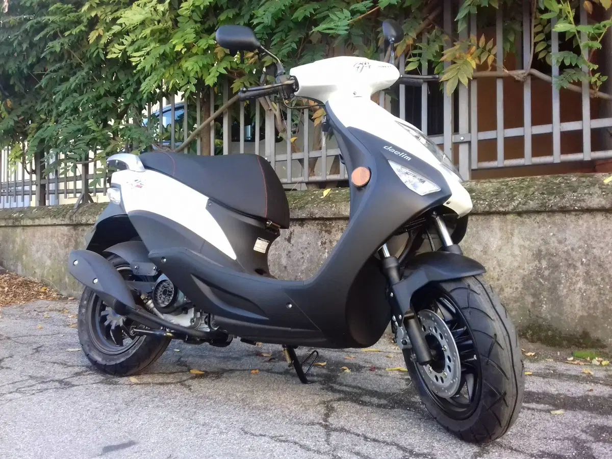Daelim S4 50 4t (2011 - 18) (2)