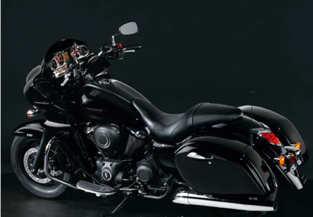 Kawasaki VN 1700 Voyager ABS Custom (4)
