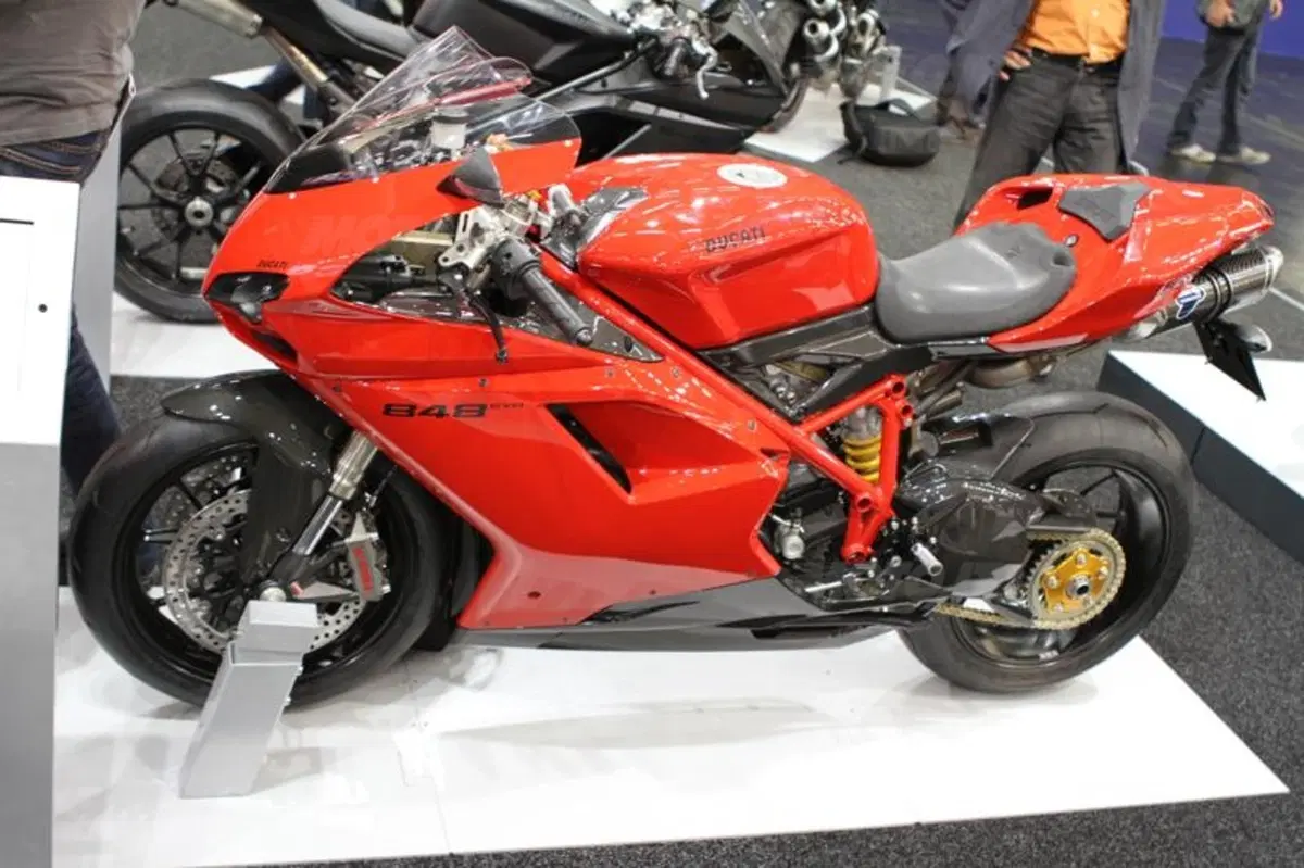Ducati 848 EVO e 1198 SP 2011  (3)