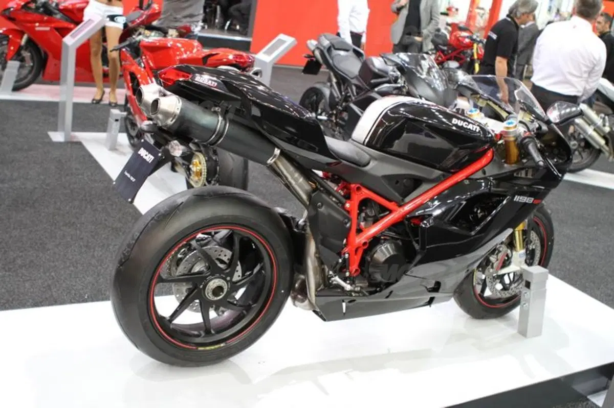 Ducati 848 EVO e 1198 SP 2011  (4)