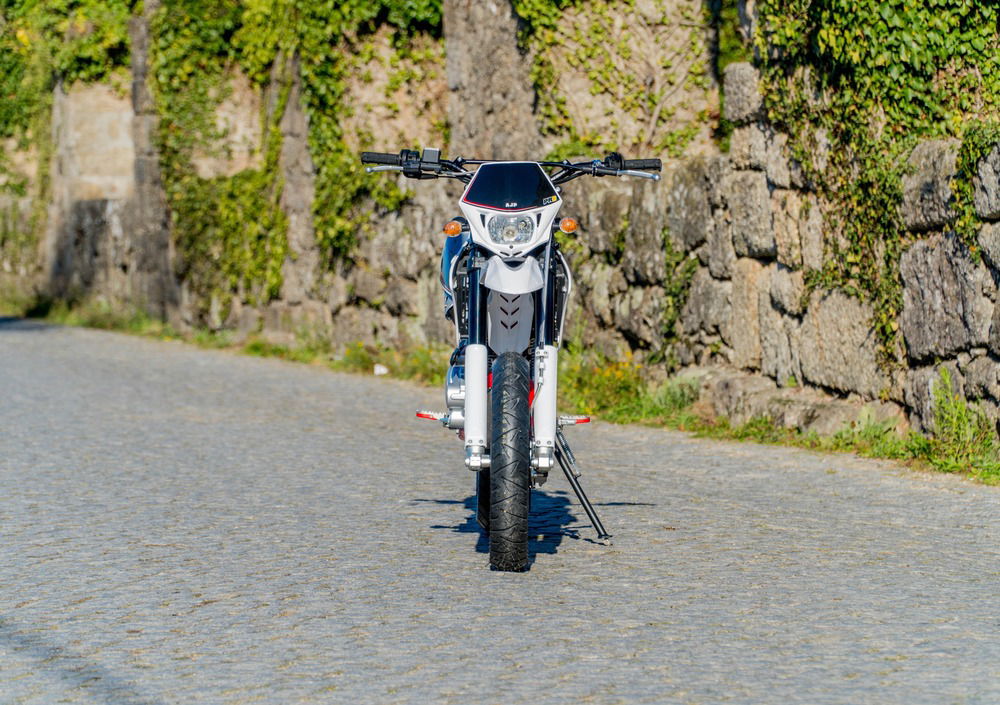 AJP PR3 125 Supermoto Pro (2017 - 18) (5)