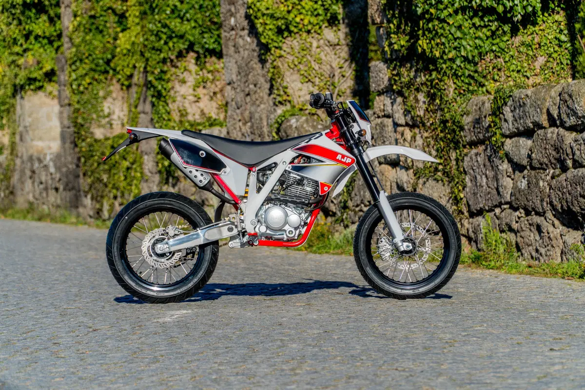 AJP PR3 125 Supermoto Pro PR3 125 Supermoto Pro (2017 - 18) (3)