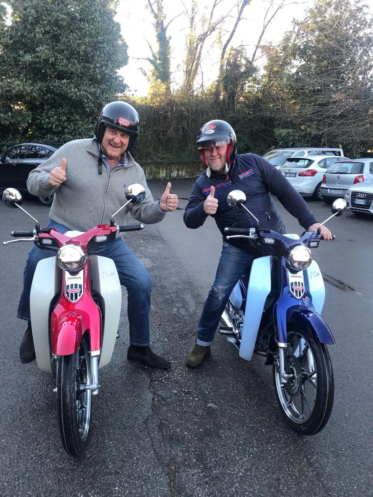Moto Macchion: Gerry Scotti ha acquistato lo scooter Honda Super Cub 125 (5)