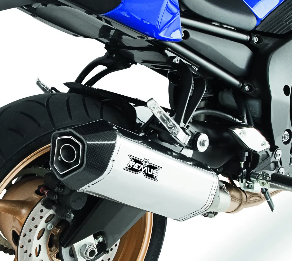 Remus: terminali Hexacone omologati per Yamaha FZ8