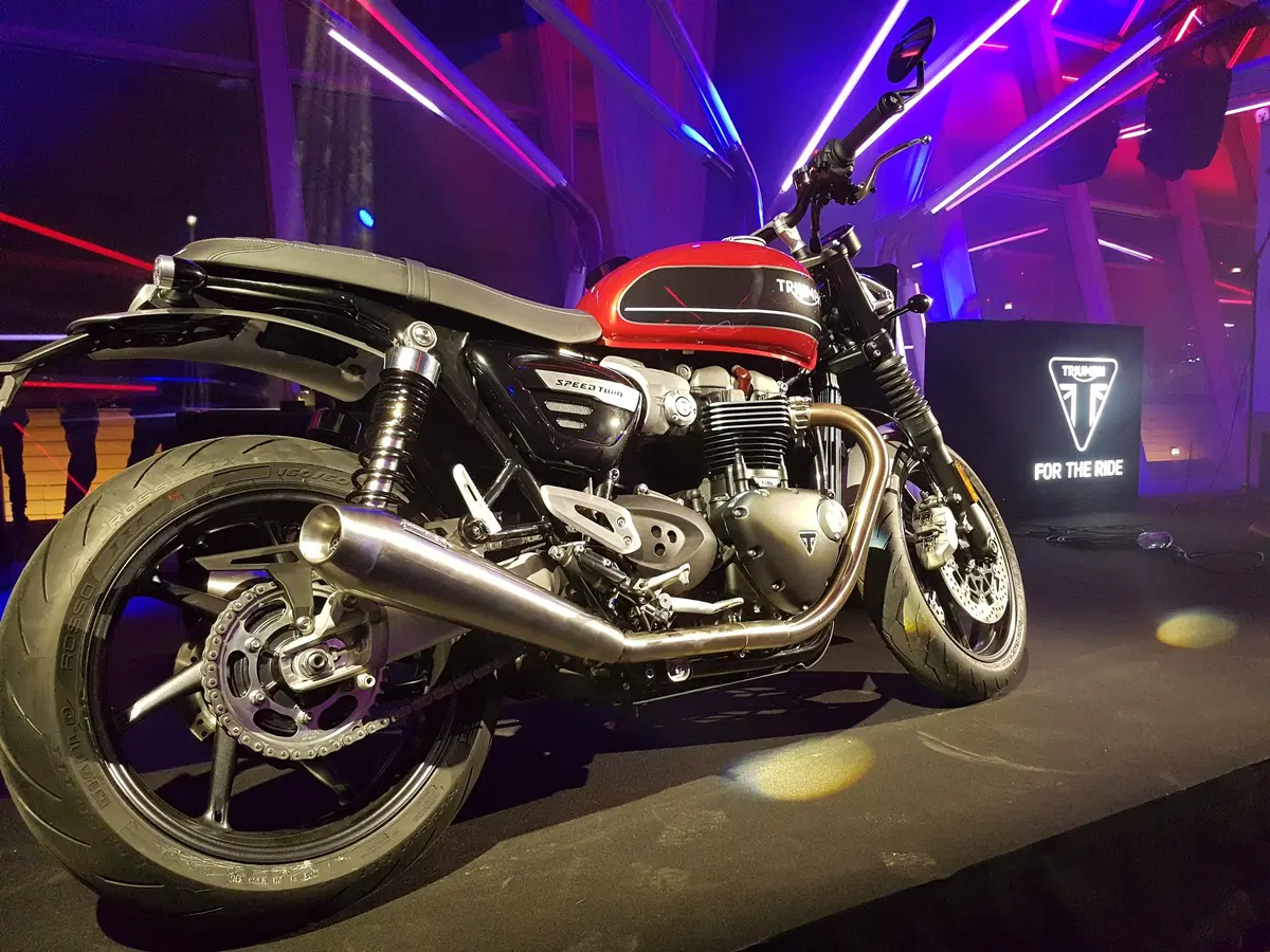 Nuova Triumph Speed Twin 2019. La Roadster di nobili origini (7)