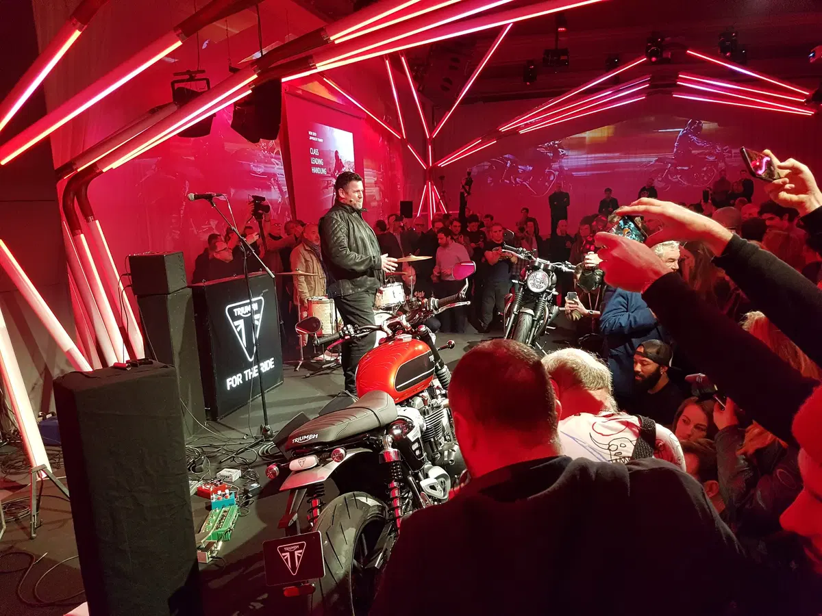 Nuova Triumph Speed Twin 2019. La Roadster di nobili origini (5)