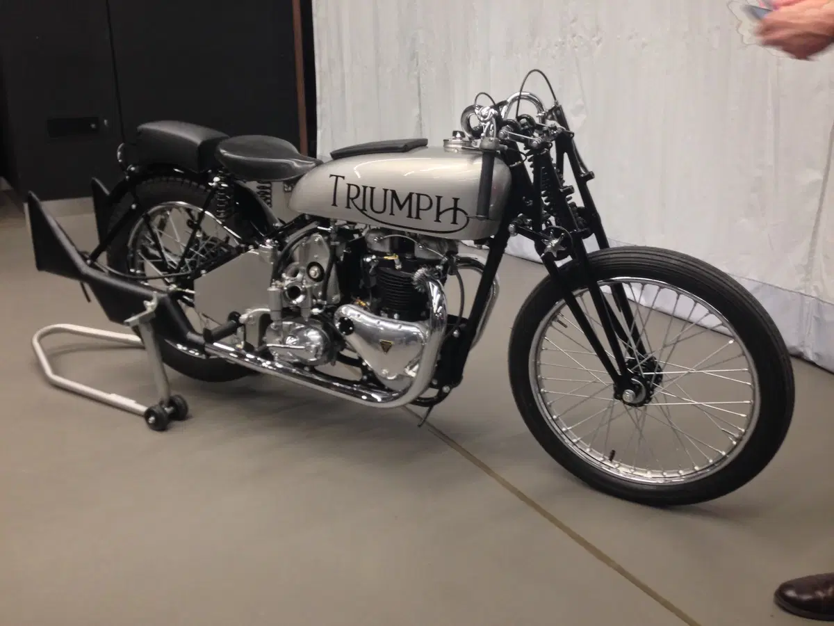 Nuova Triumph Speed Twin 2019. La Roadster di nobili origini (9)