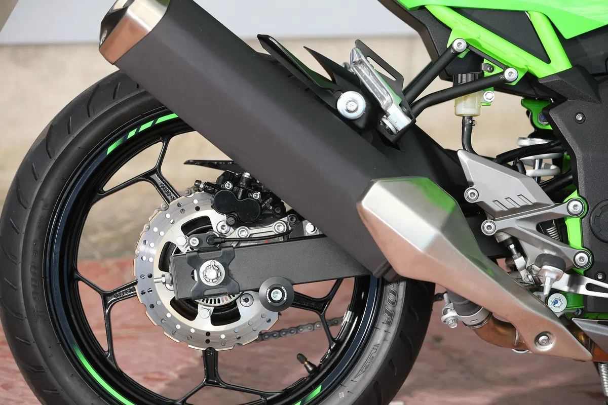 Kawasaki Ninja 125 2019: il test della Ninjetta [Video] (4)