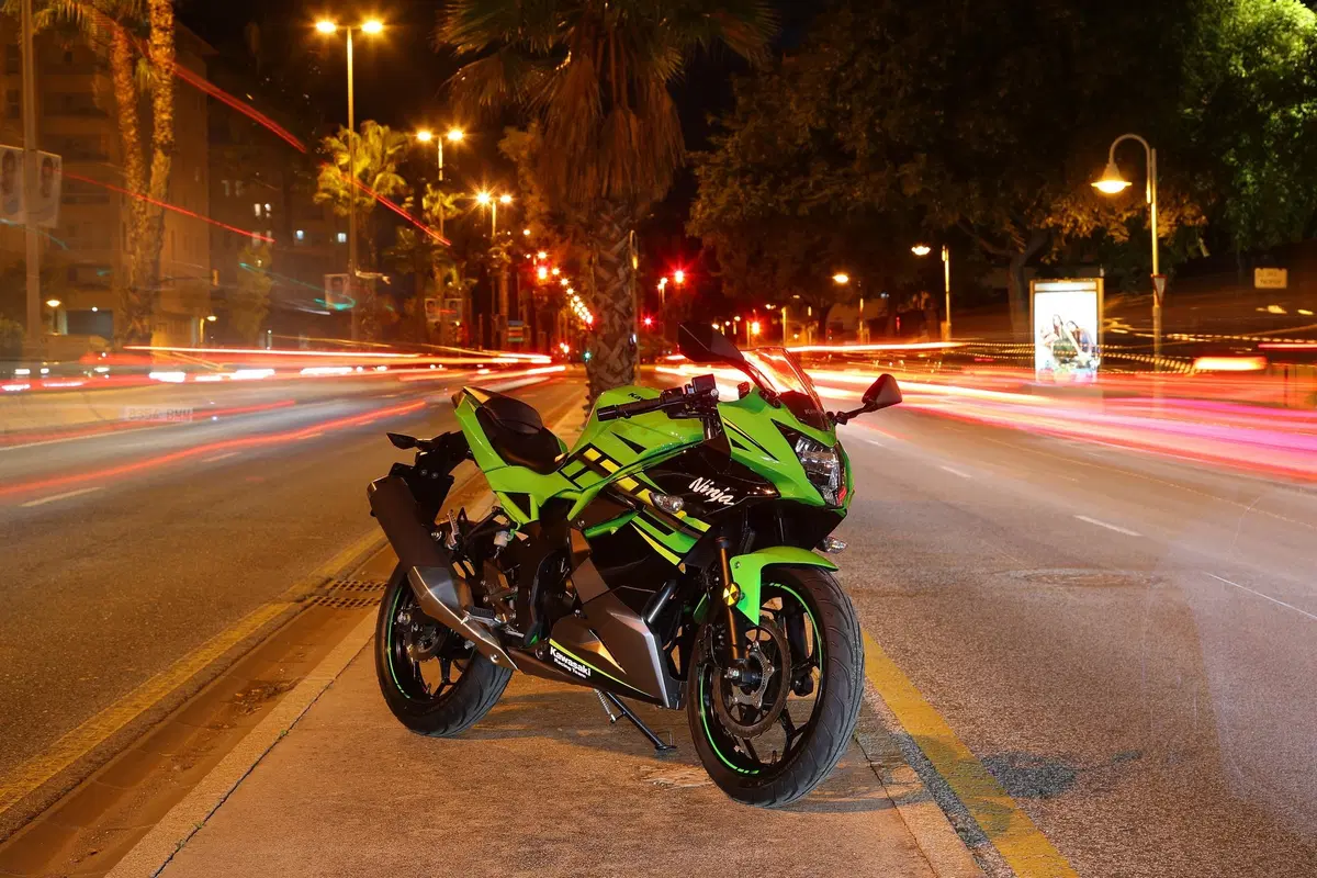 Kawasaki Ninja 125 2019: il test della Ninjetta [Video] (9)