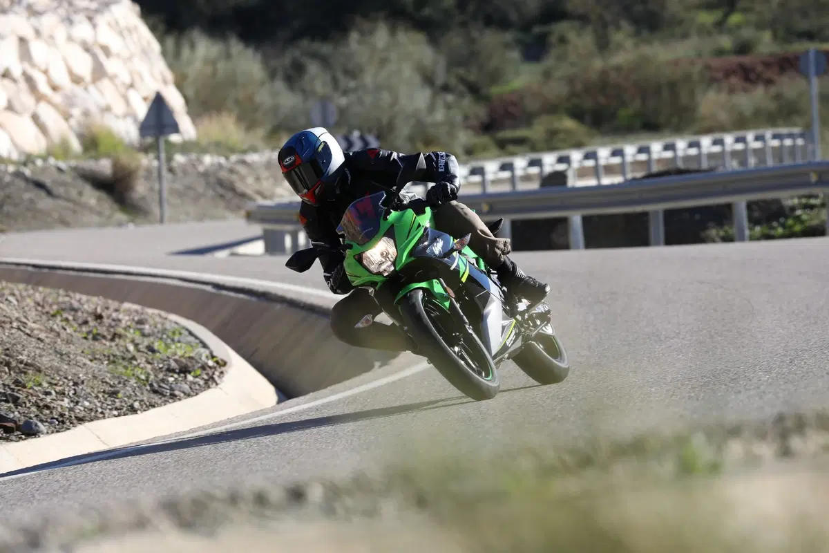Kawasaki Ninja 125 2019: il test della Ninjetta [Video] (7)