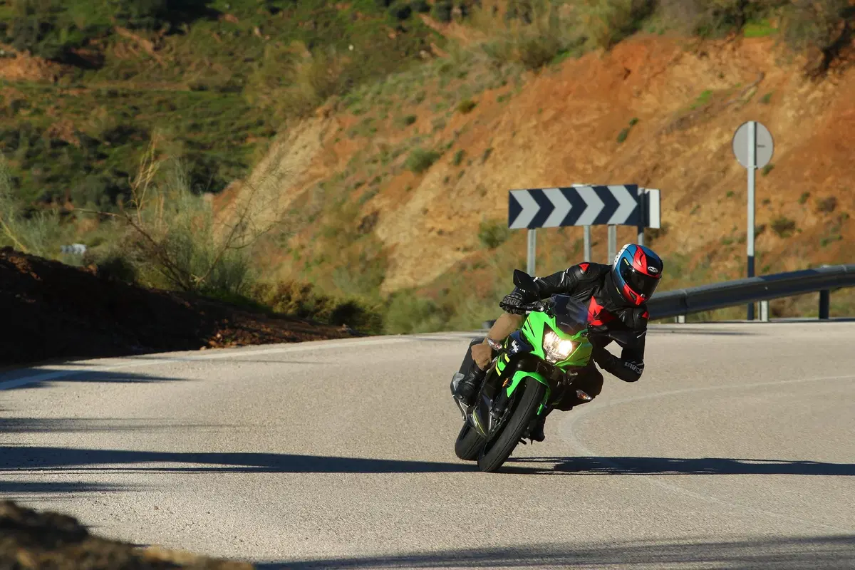 Kawasaki Ninja 125 2019: il test della Ninjetta [Video] (11)