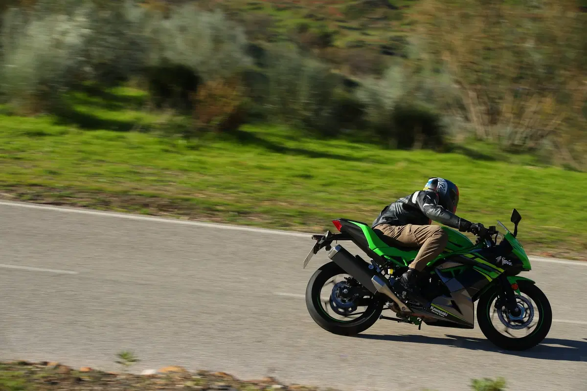 Kawasaki Ninja 125 2019: il test della Ninjetta [Video] (18)