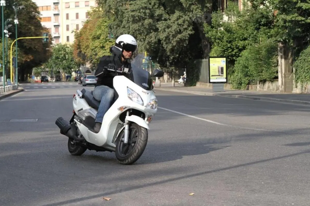 XMotion 300i 