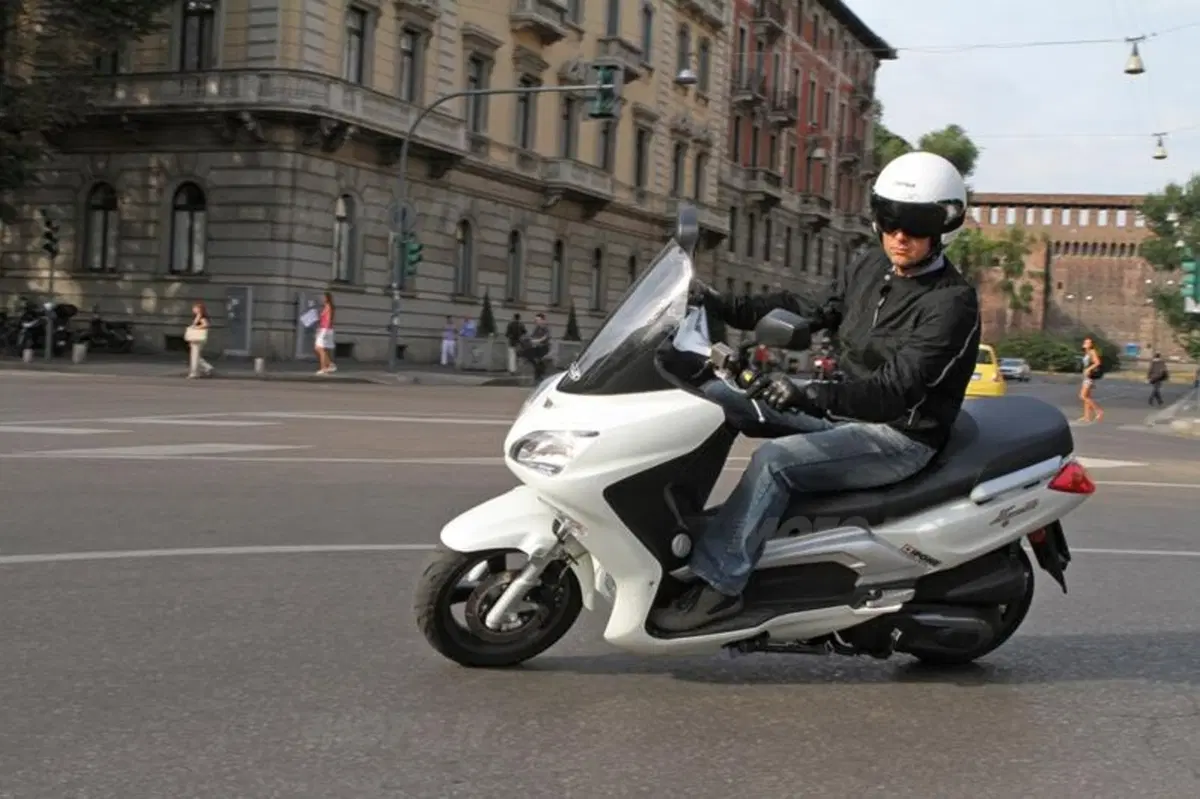 XMotion 300i  (5)
