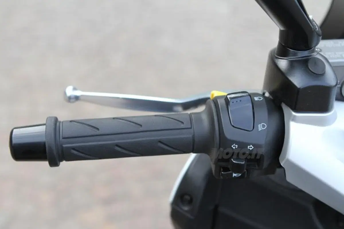 XMotion 300i  (24)