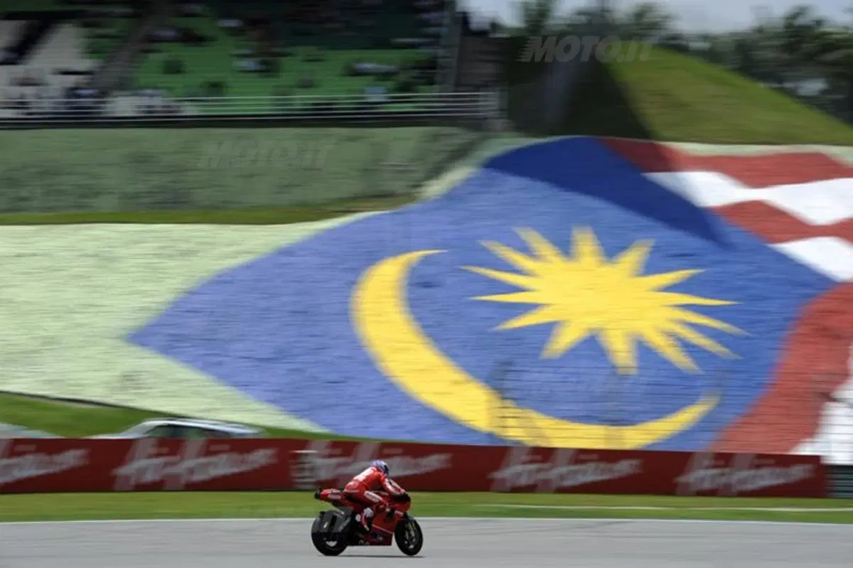 MotoGP. Le foto inedite del GP di Sepang (13)