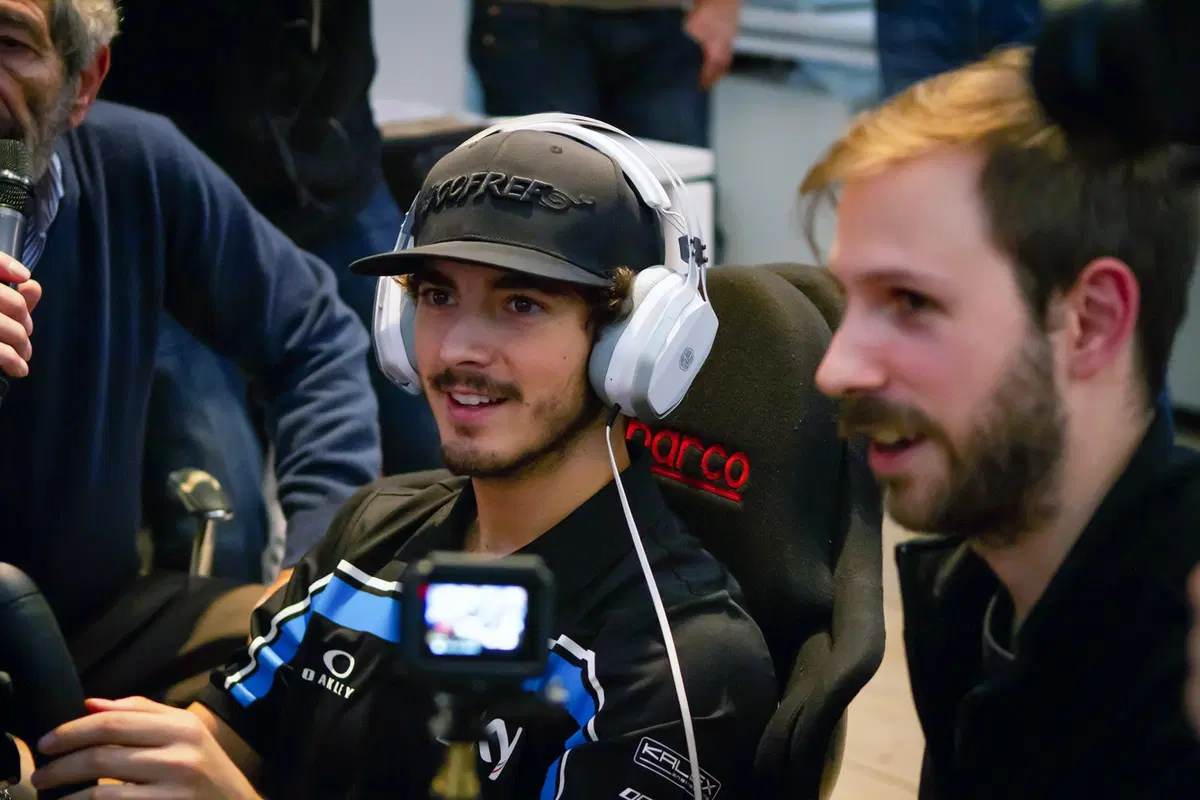 Pecco Bagnaia: 'Se mi trovassi Valentino davanti? Preferisco non pensarci' (15)