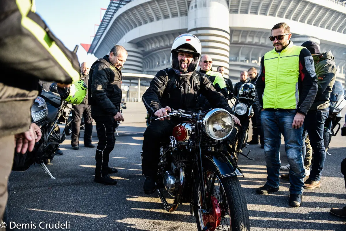 'La moto fa bene'. Motociclisti nel reparto Pediatria (3)