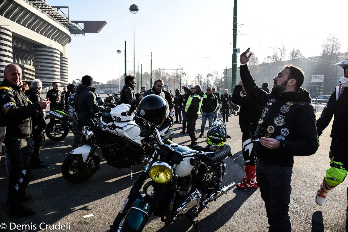 'La moto fa bene'. Motociclisti nel reparto Pediatria (18)