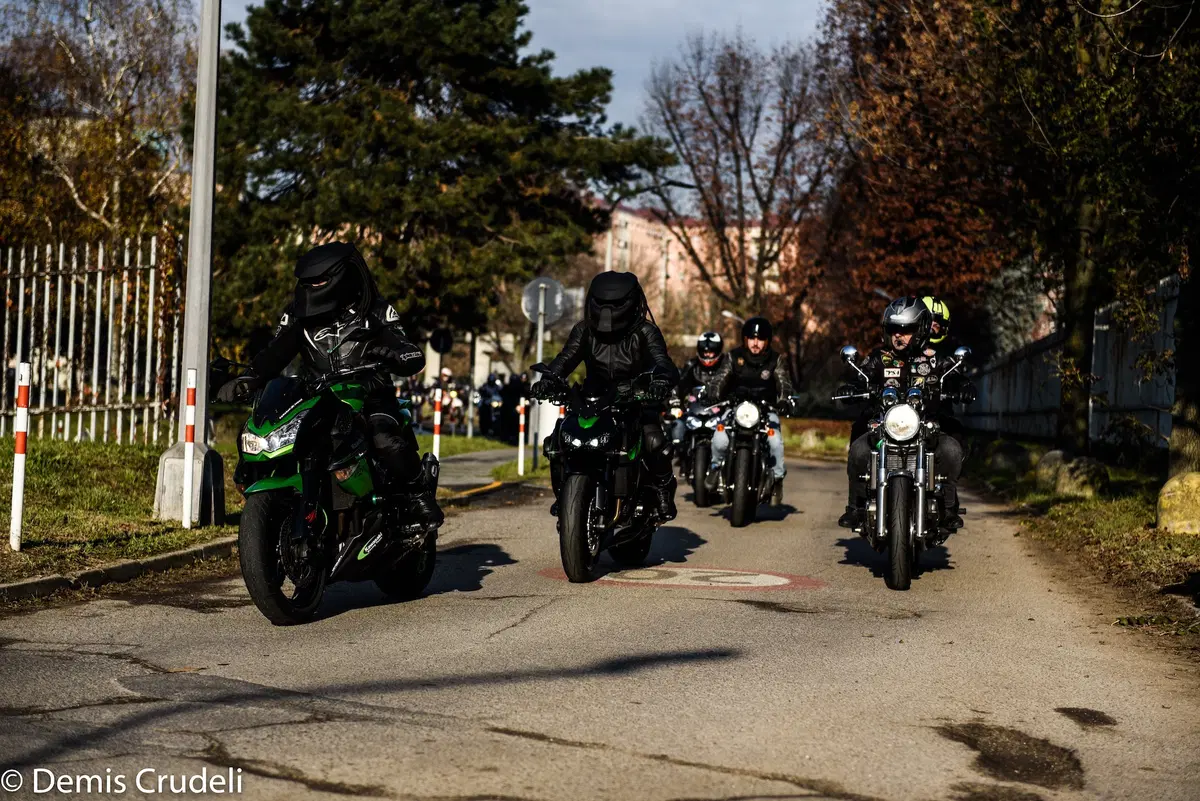 'La moto fa bene'. Motociclisti nel reparto Pediatria (24)