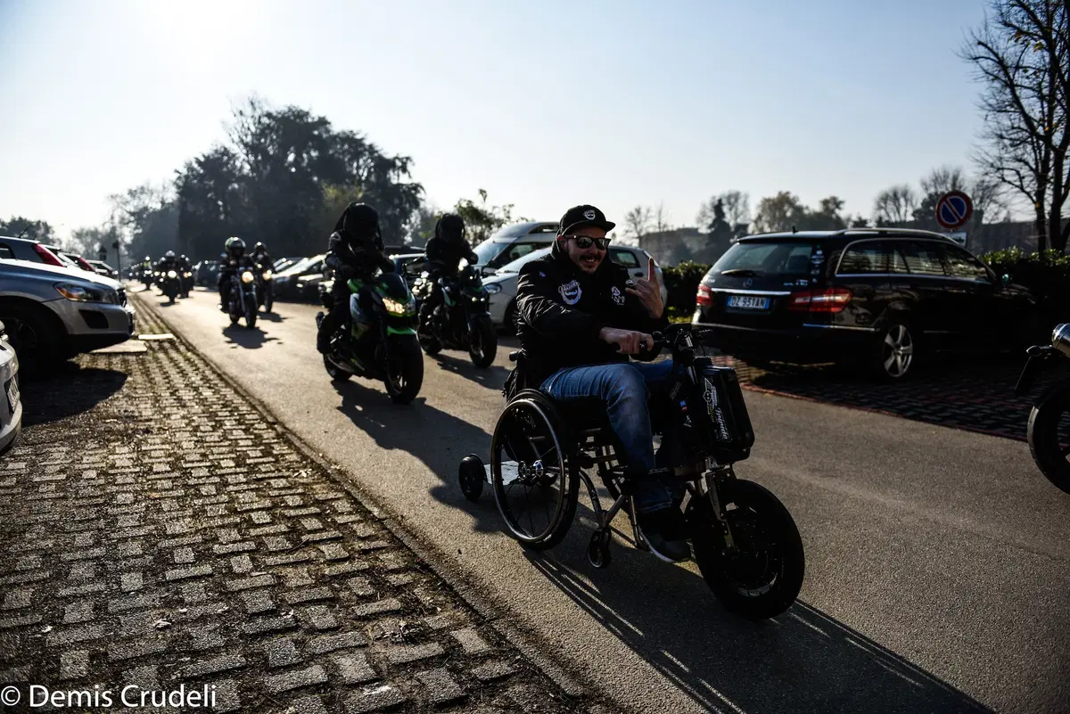 'La moto fa bene'. Motociclisti nel reparto Pediatria (27)