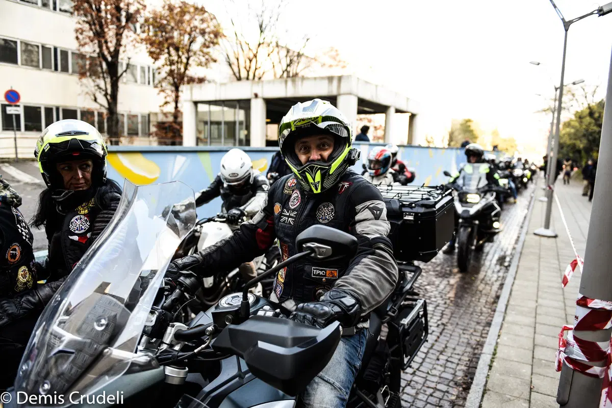 'La moto fa bene'. Motociclisti nel reparto Pediatria (39)