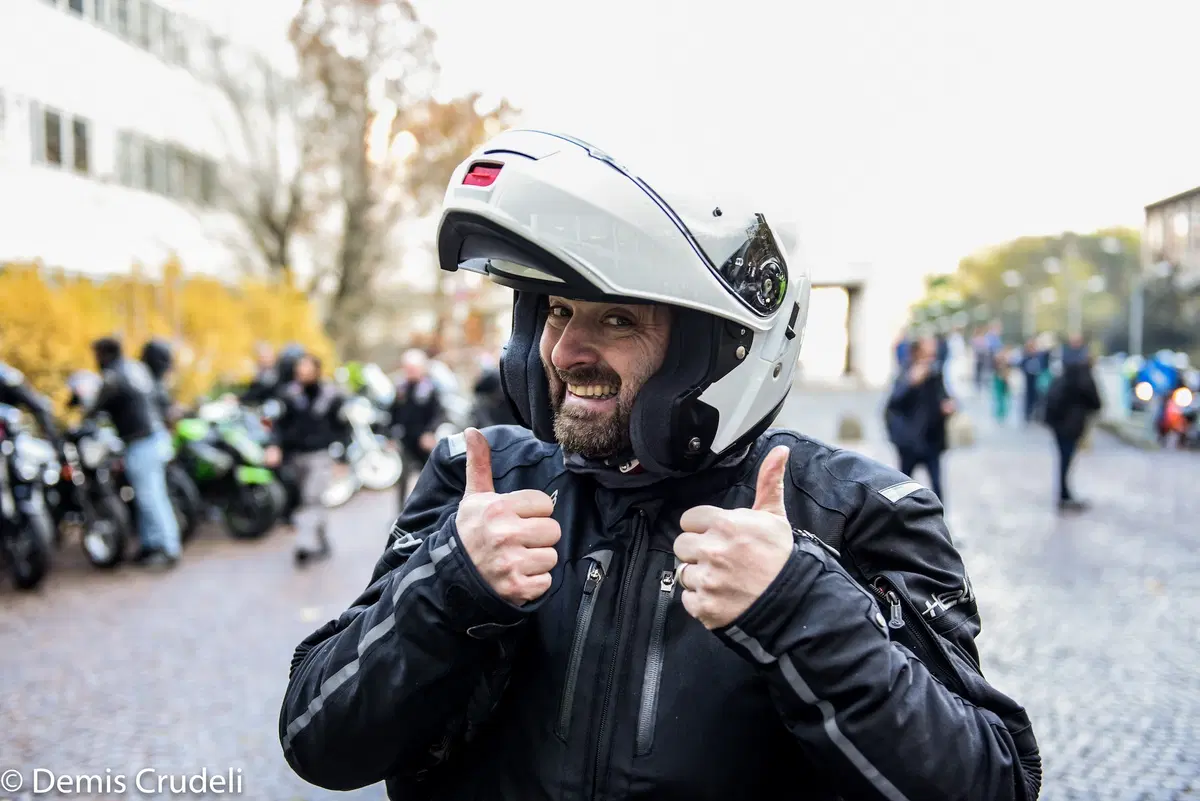 'La moto fa bene'. Motociclisti nel reparto Pediatria (43)