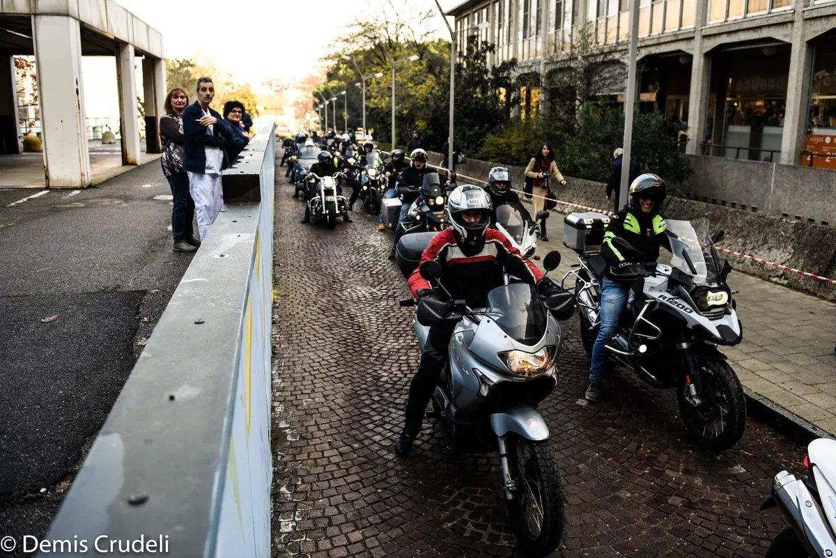 'La moto fa bene'. Motociclisti nel reparto Pediatria (48)