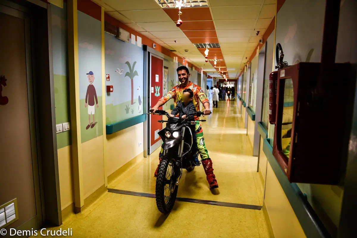 'La moto fa bene'. Motociclisti nel reparto Pediatria (52)