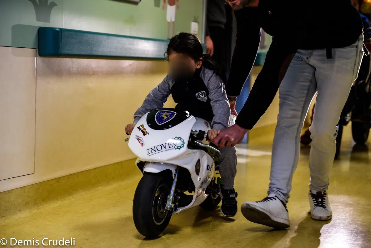 'La moto fa bene'. Motociclisti nel reparto Pediatria (54)