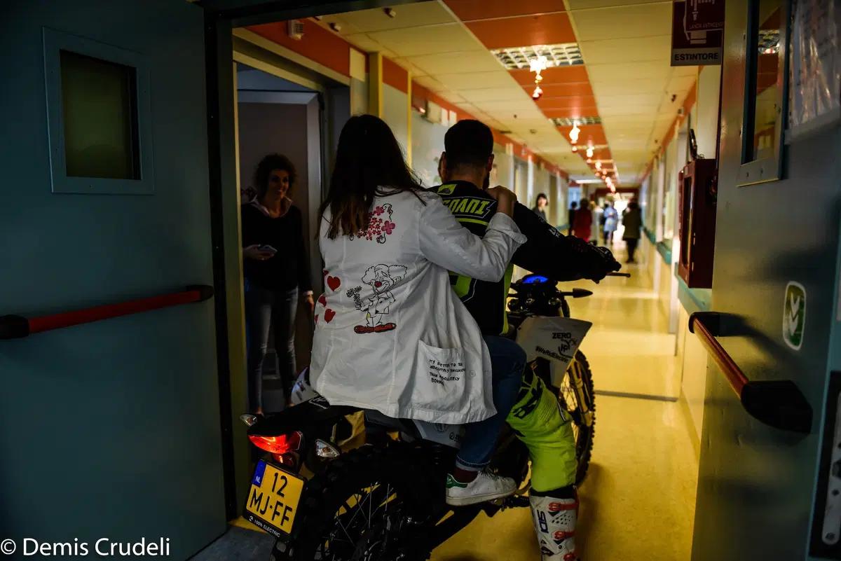 'La moto fa bene'. Motociclisti nel reparto Pediatria (72)