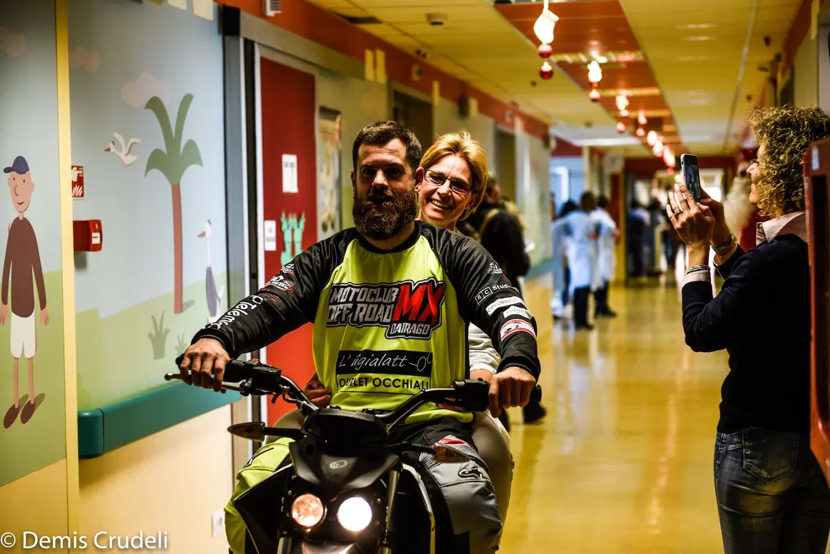'La moto fa bene'. Motociclisti nel reparto Pediatria (73)