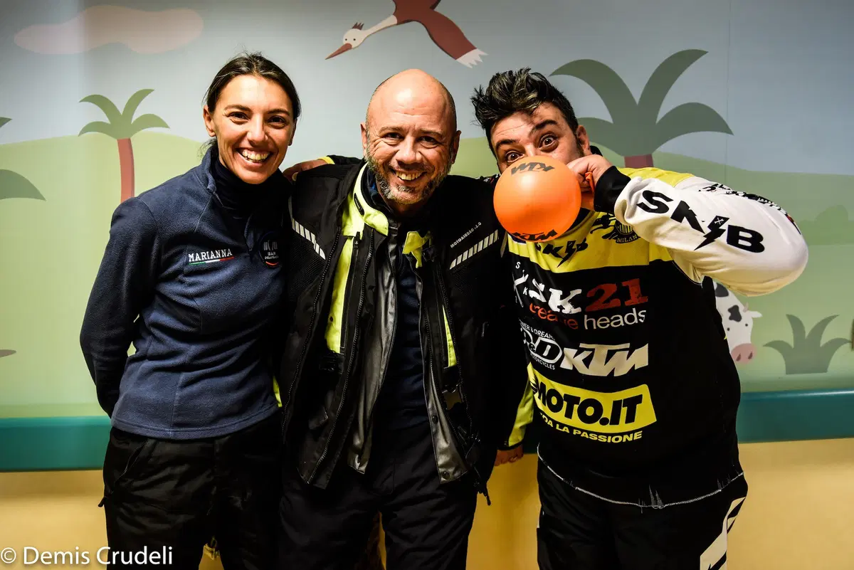 'La moto fa bene'. Motociclisti nel reparto Pediatria (78)