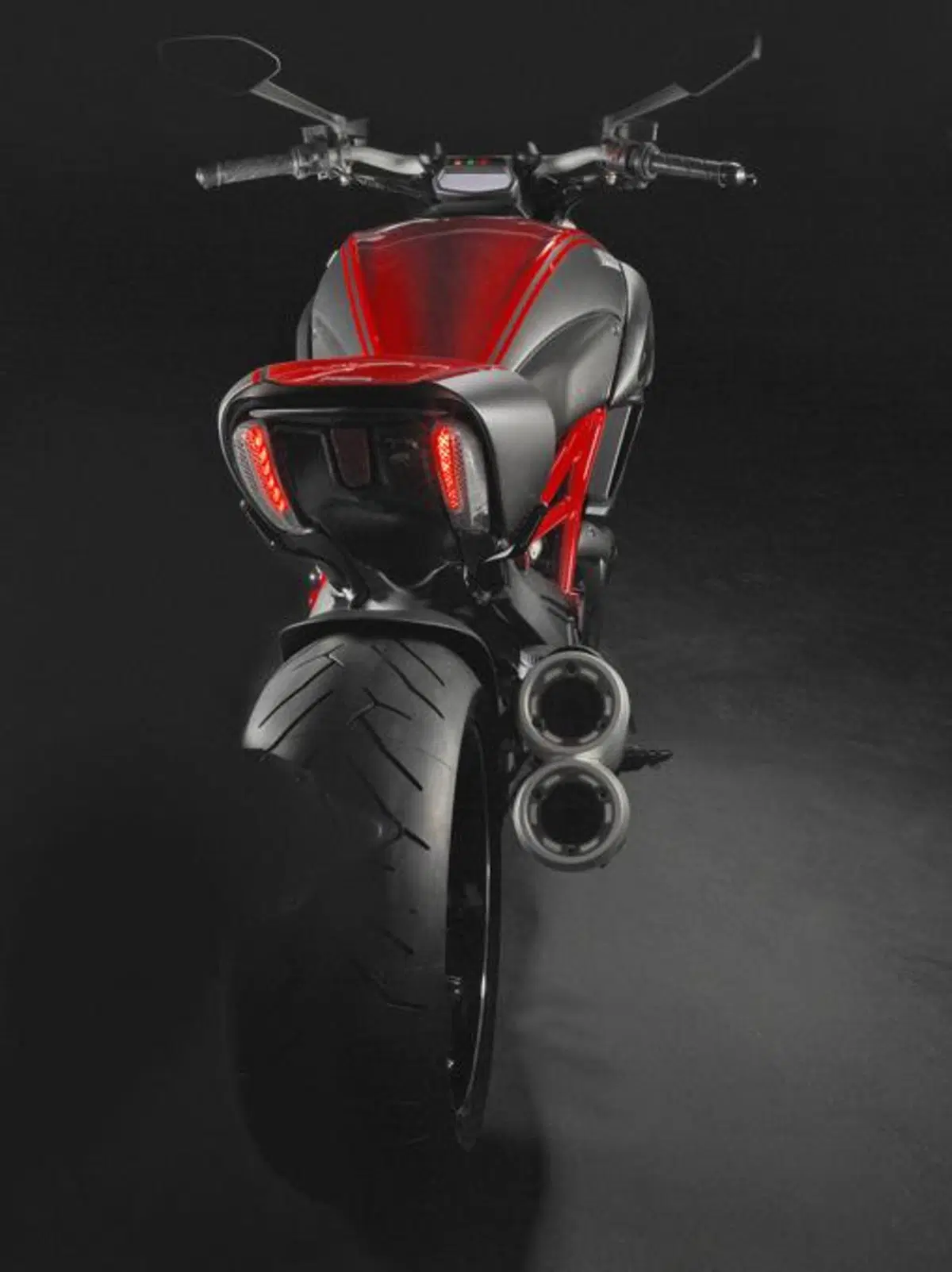 E' ufficiale: la Ducati Diavel all'EICMA