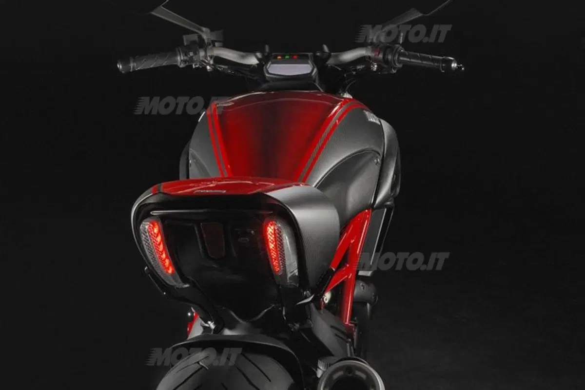 E' ufficiale: la Ducati Diavel all'EICMA (2)