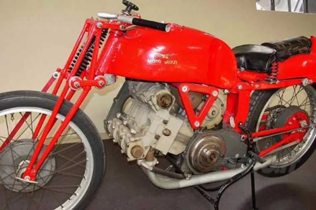 Massimo Clarke: "I motori a tre cilindri" (12)