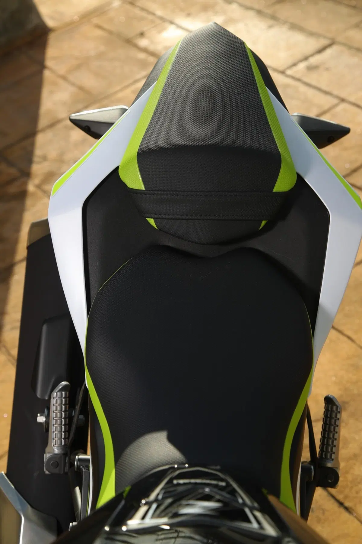 Kawasaki Z125 2019, il test della naked in verde [Video] (9)