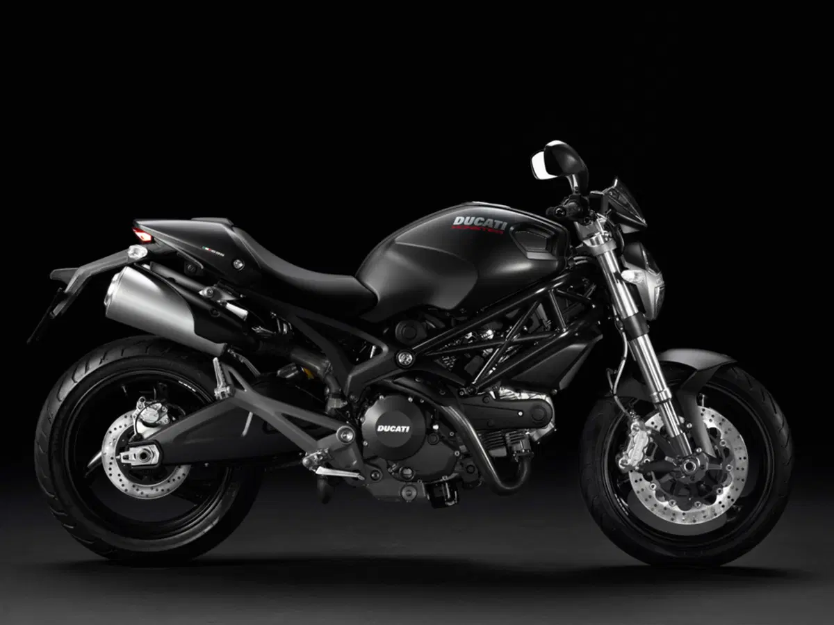 Ducati Monster: le novità per la gamma 2011 (3)