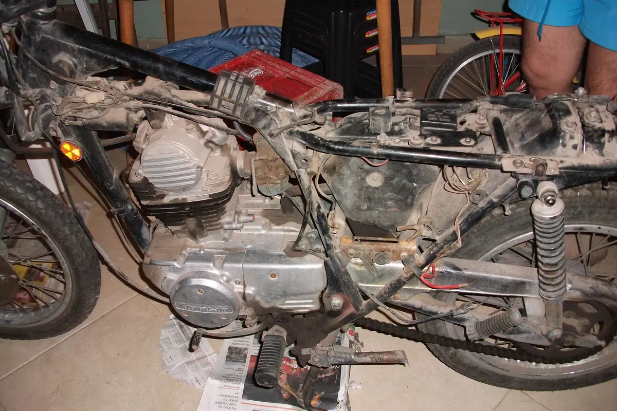 Restaurando fai da te: Kawasaki Z200 1981 (12)