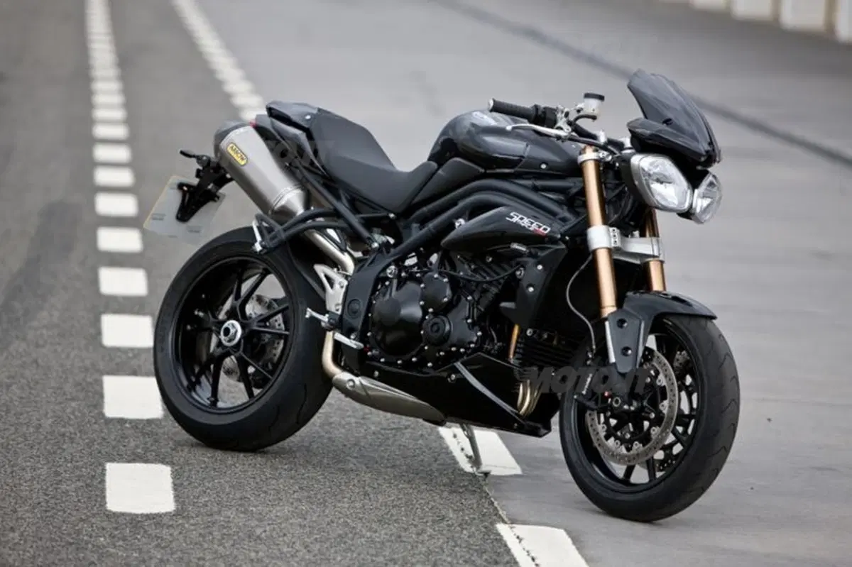 Triumph Speed Triple 1050 2011  (26)