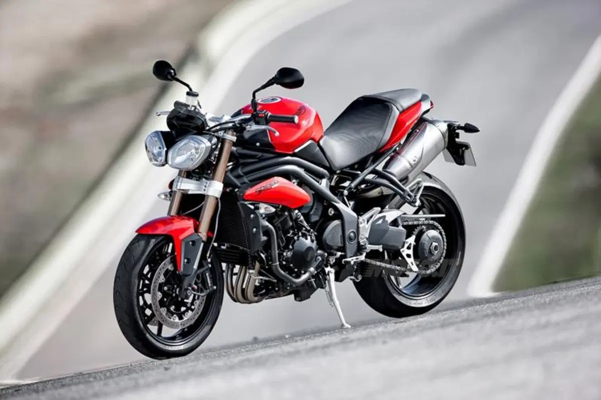 Triumph Speed Triple 1050 2011  (40)