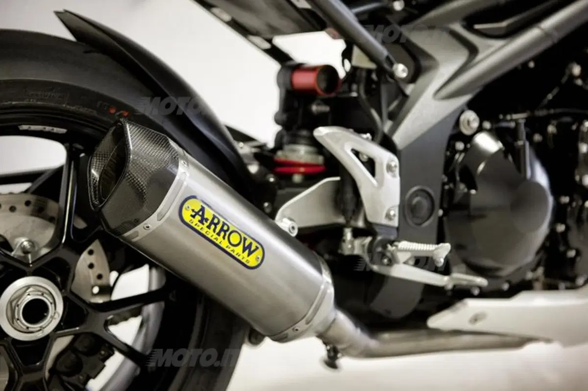 Triumph Speed Triple 1050 2011  (42)