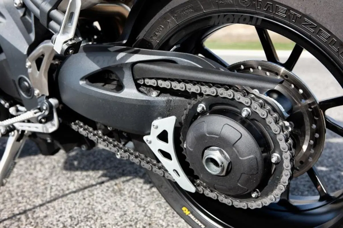 Triumph Speed Triple 1050 2011  (54)