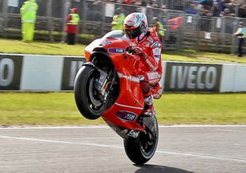 Stoner imbattibile a Phillip Island