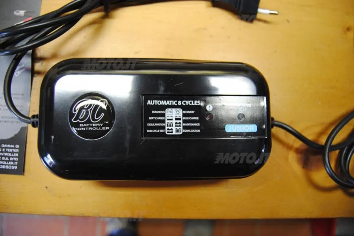 BC Battery Controller: caricabatteria Junior Design (4)