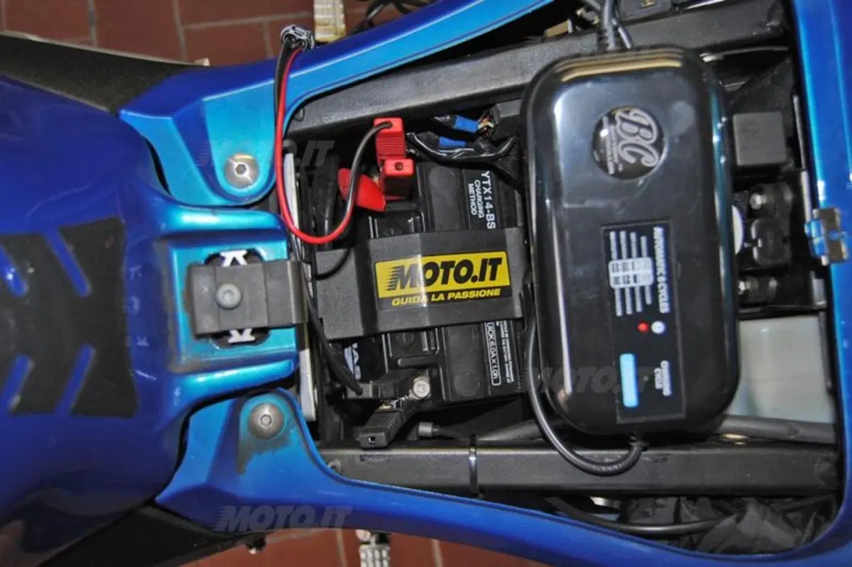 BC Battery Controller: caricabatteria Junior Design (8)