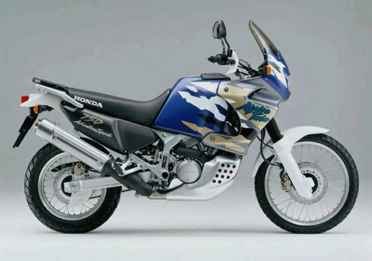 Honda Africa Twin XRV650, XRV750 e CRF1000L (7)
