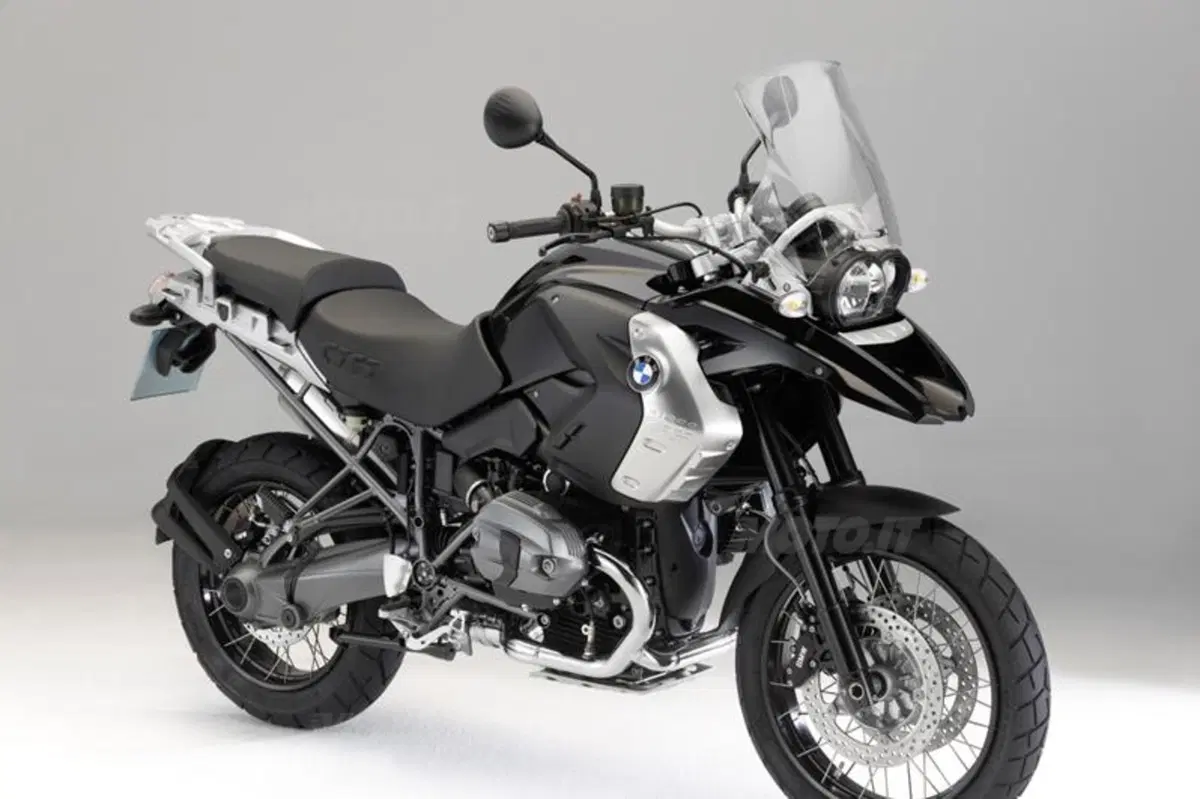 BMW Motorrad presenta la BMW R 1200 GS “Triple Black” (2)