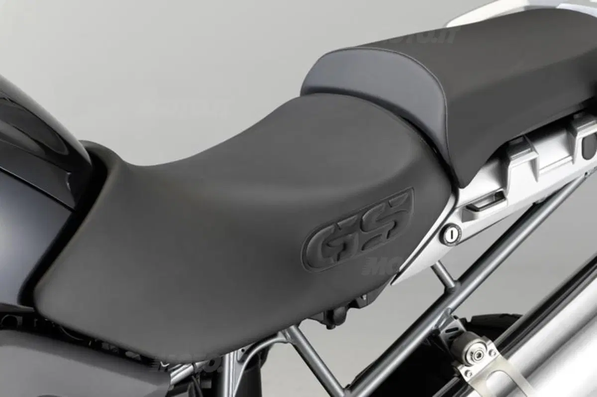 BMW Motorrad presenta la BMW R 1200 GS “Triple Black” (3)